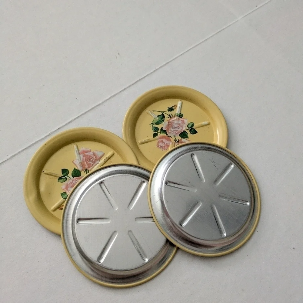 Vintage Rose floral tin metal coasters or ind ash trays/trinket dish. Set of 4